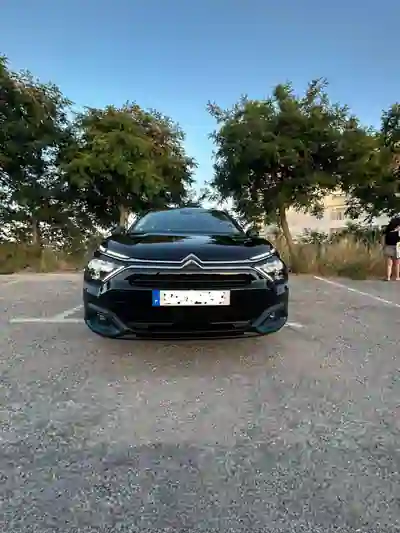 Citroën e-C4 2022 - 19250 EUR, 43300 km - AUTO.MOTO.pt - 43300km - foto 12 de 16