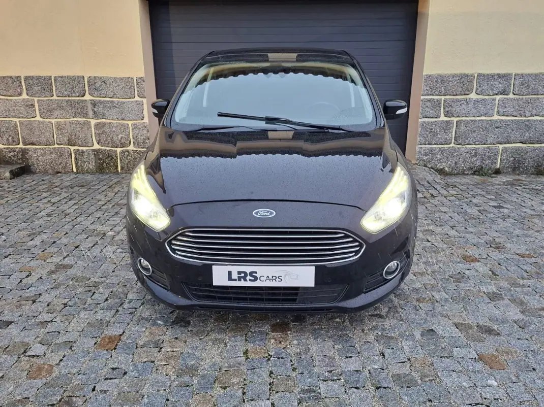 Ford S-Max 2016 - 13990 EUR, 211616 km - AUTO.MOTO.pt - 211616km - foto 1 de 21