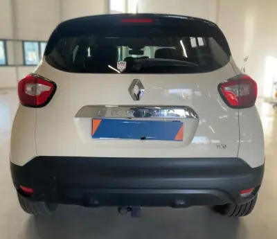 Renault Captur 2015 - 11995 EUR, 73170 km - AUTO.MOTO.pt - 73170km - foto 6 de 8