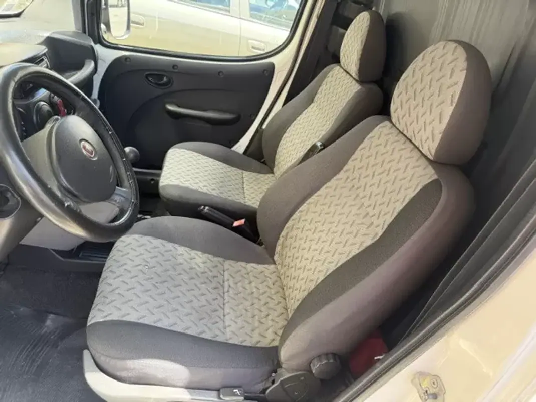 Fiat DOBLO CARGO 1.3 MULTIJET EASY 2009 - 5250 EUR, 190000 km - AUTO.MOTO.pt - 190000km - foto 17 de 27