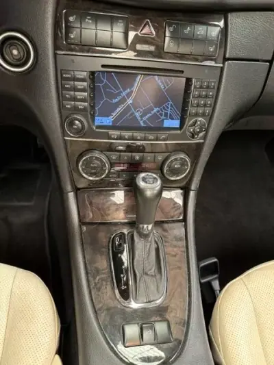 Mercedes-Benz CLK 320 2008 - 16950 EUR, 190000 km - AUTO.MOTO.pt - 190000km - foto 9 de 13