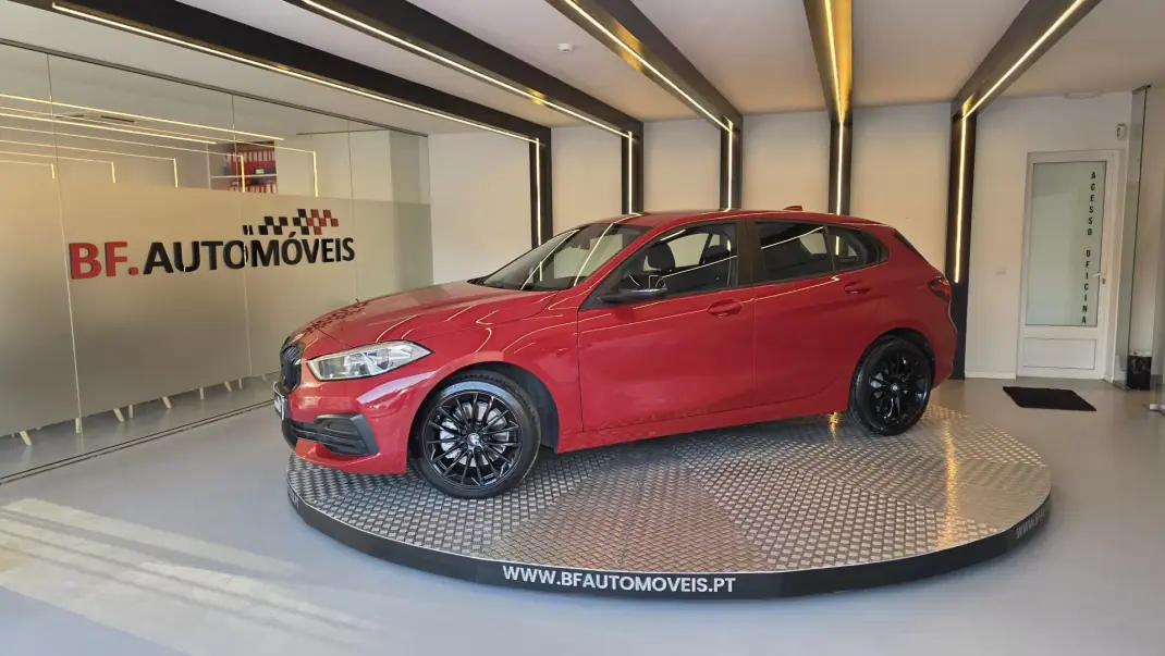 BMW 116 2021 - 20900 EUR, 61015 km - AUTO.MOTO.pt - 61015km - foto 2 de 57