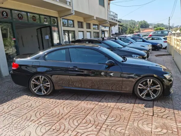 BMW 320 2008 - 16500 EUR, 140000 km - AUTO.MOTO.pt - 140000km - foto 6 de 18