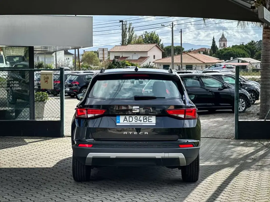 SEAT Ateca 2020 - 16990 EUR, 180000 km - AUTO.MOTO.pt - 180000km - foto 4 de 12