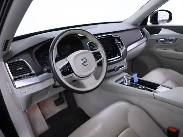Volvo XC 90 2016 - 26790 EUR, 221486 km - AUTO.MOTO.pt - 221486km - foto 7 de 16