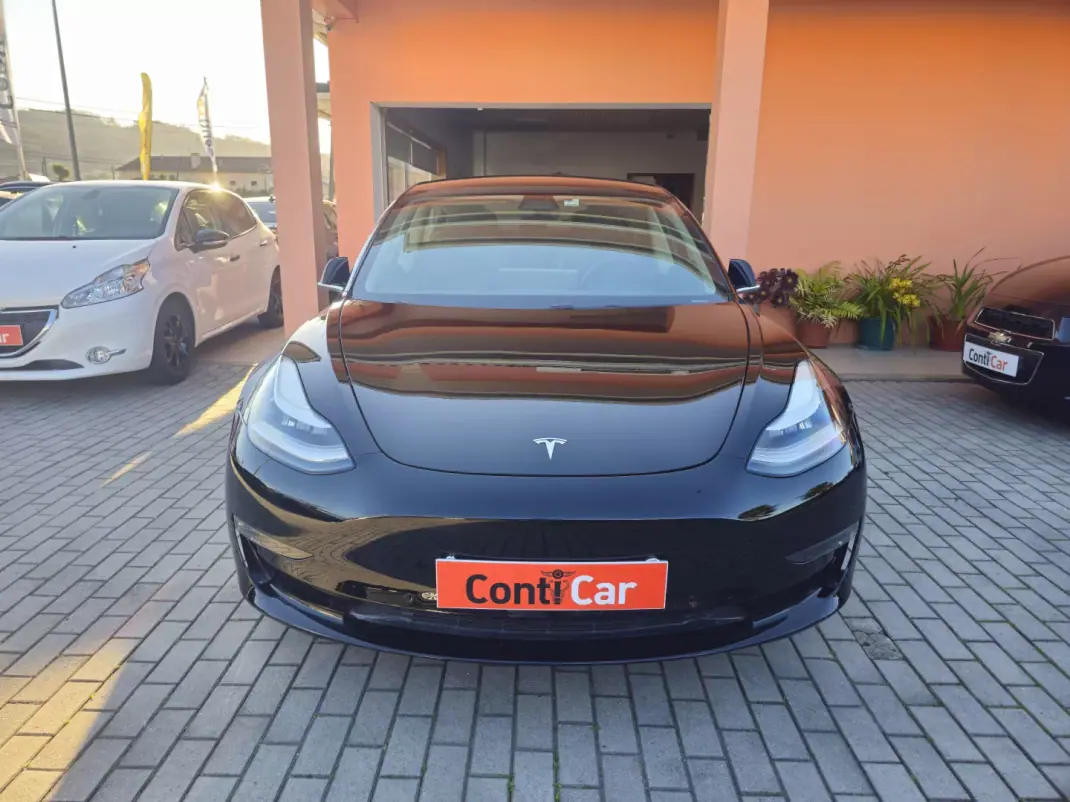 Tesla Model 3 2019 - 23500 EUR, 119000 km - AUTO.MOTO.pt - 119000km - foto 2 de 13