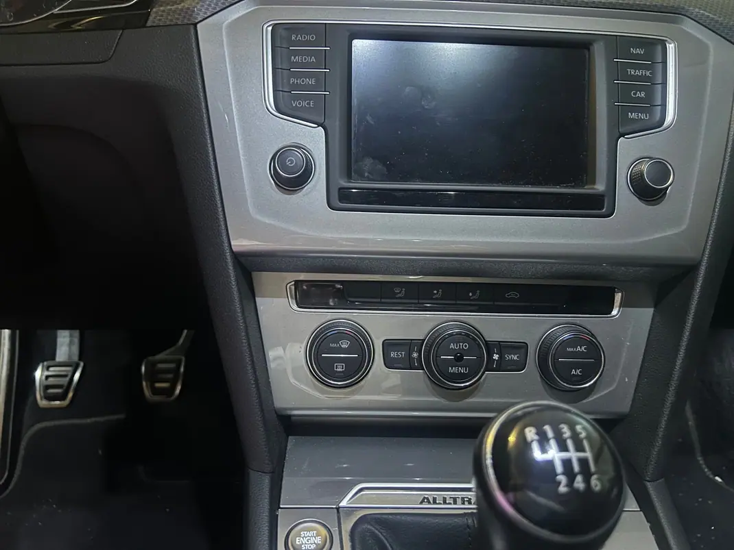 Volkswagen Passat Alltrack 2016 - 19000 EUR, 75500 km - 75500km - foto 7 de 13