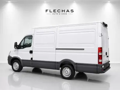 Iveco 2010 - 12500 EUR, 151000 km - AUTO.MOTO.pt - 151000km - foto 5 de 11