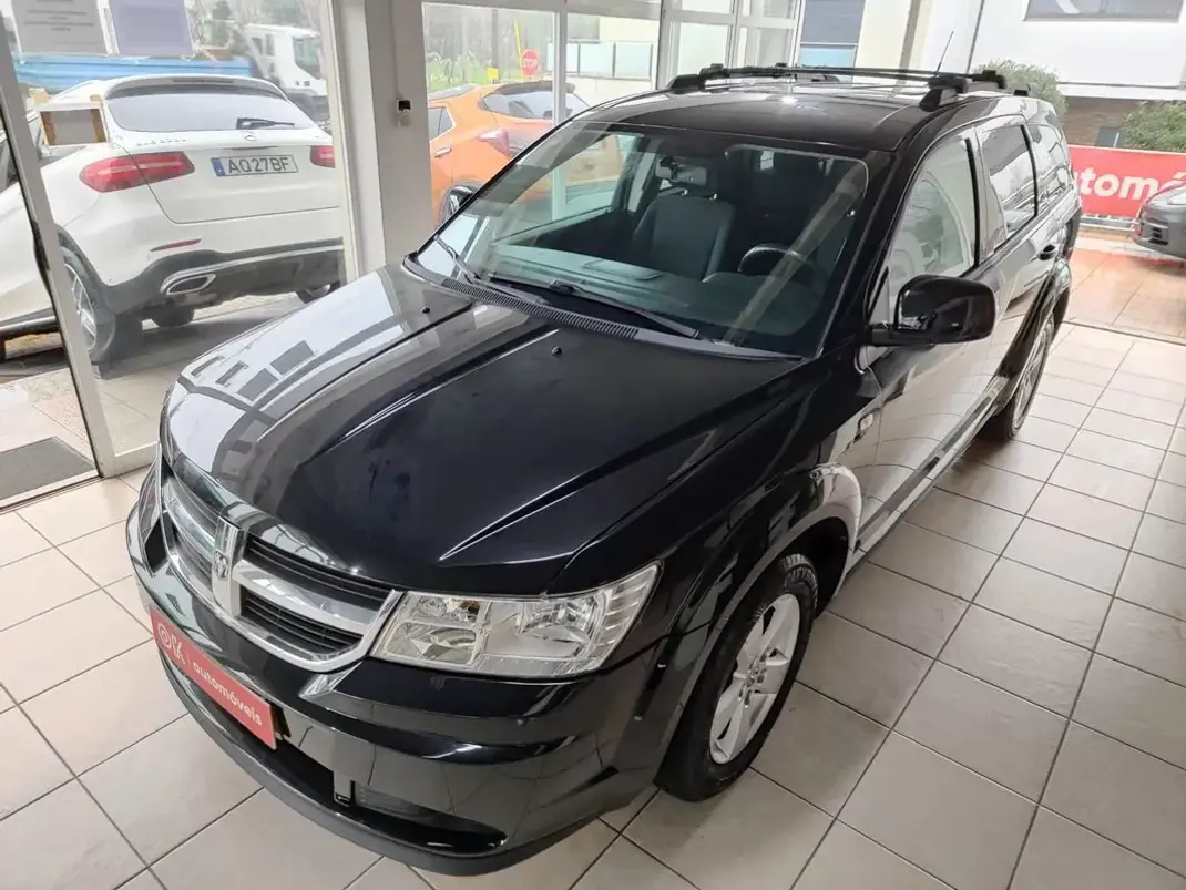 Dodge Journey 2010 - 11750 EUR, 113500 km - AUTO.MOTO.pt - 113500km - foto 7 de 36