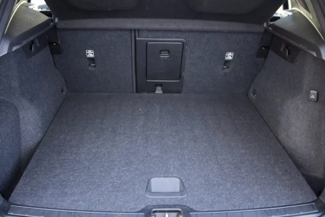 Volvo XC 40 2022 - 24990 EUR, 159000 km - 159000km - foto 46 de 54