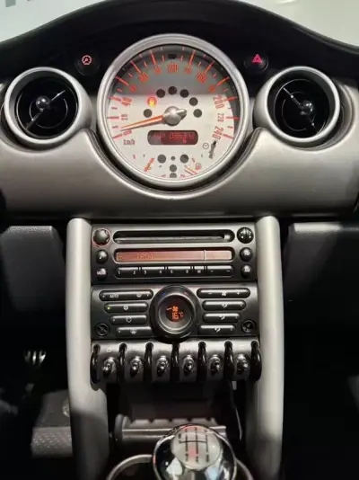 MINI 3 Portas 2005 - 11900 EUR, 85312 km - 85312km - foto 38 de 47