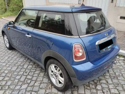 MINI 3 Portas 2011 - 7750 EUR, 200000 km - AUTO.MOTO.pt - 200000km - foto 5 de 23
