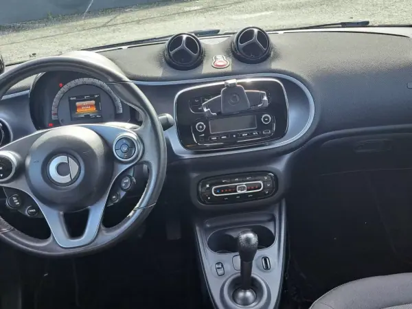 Smart ForFour 2018 - 9990 EUR, 49344 km - AUTO.MOTO.pt - 49344km - foto 13 de 43