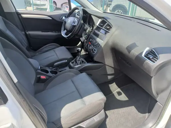 Citroën C4 2014 - 8250 EUR, 133197 km - AUTO.MOTO.pt - 133197km - foto 24 de 27