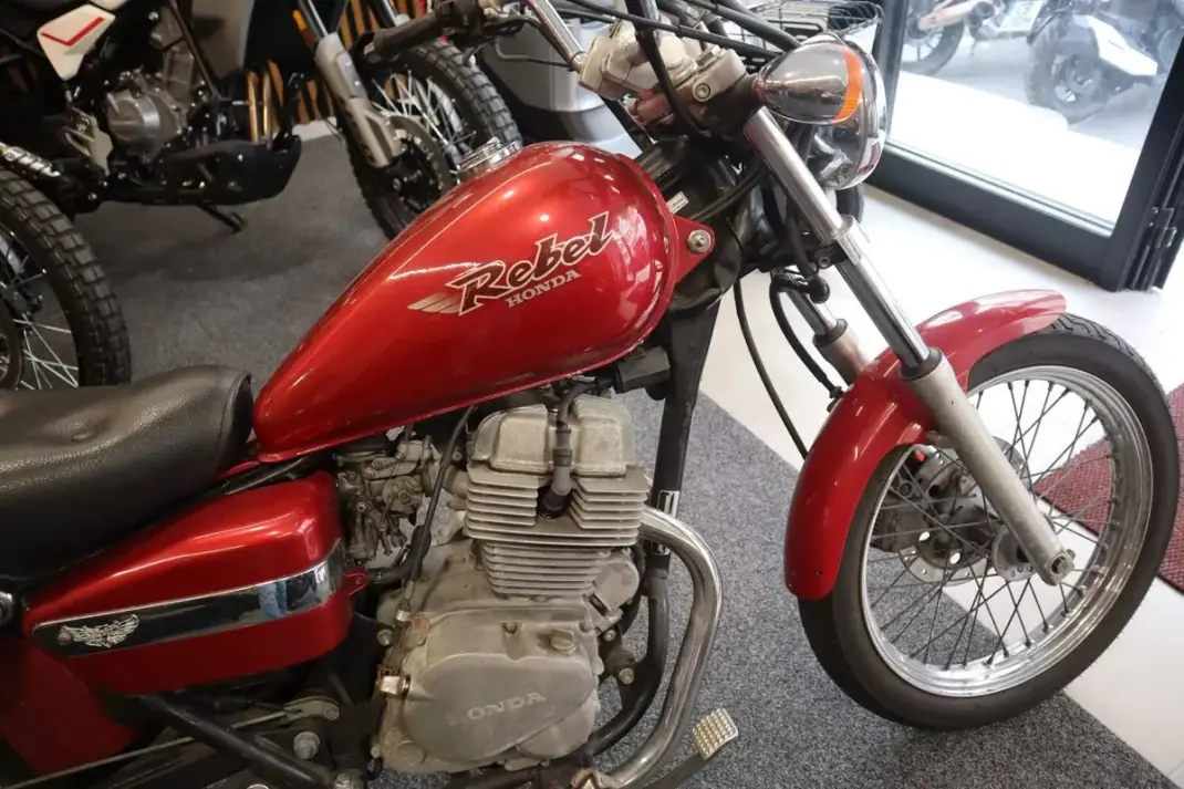 Honda CMX 1997 - 1500 EUR, 24646 km - AUTO.MOTO.pt - 24646km - foto 4 de 7