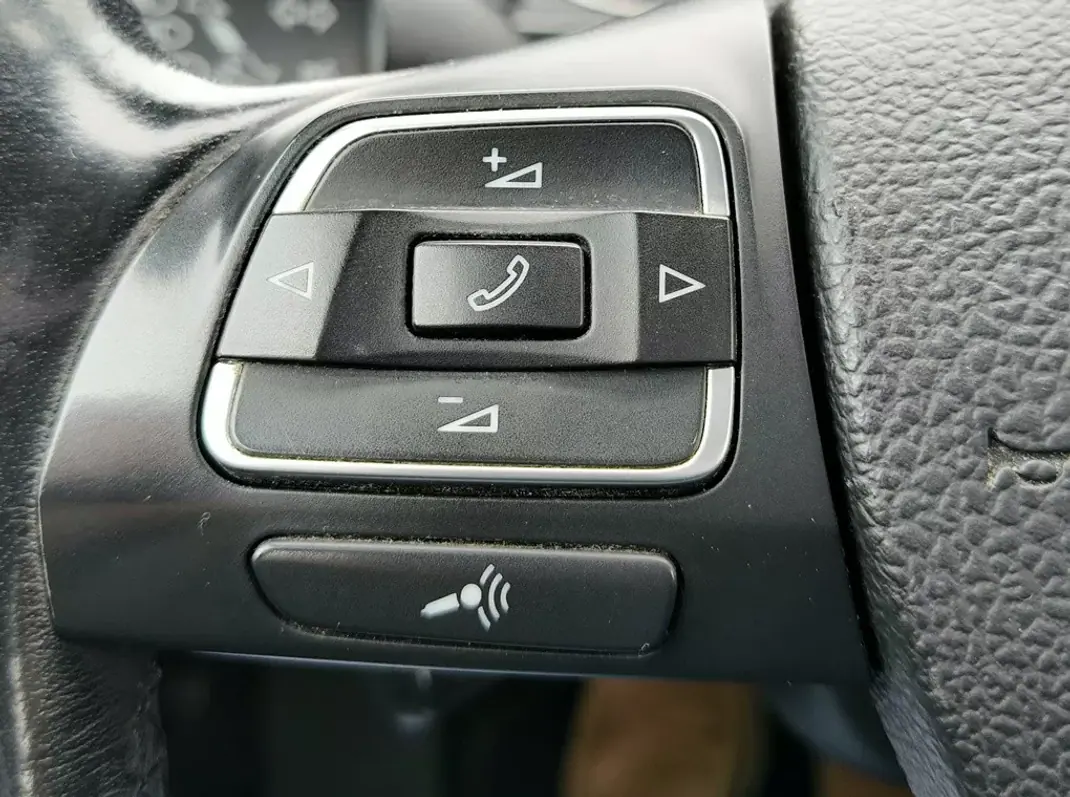 Volkswagen Passat 2012 - 8490 EUR, 296803 km - AUTO.MOTO.pt - 296803km - foto 17 de 27