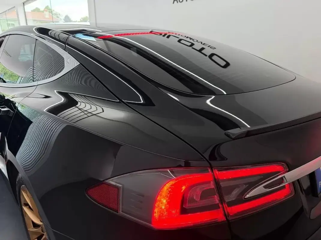 Tesla Model S 2017 - 19990 EUR, 237000 km - AUTO.MOTO.pt - 237000km - foto 12 de 37