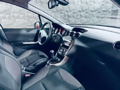 Peugeot 308 2012 - 6450 EUR, 226882 km - AUTO.MOTO.pt - 226882km - foto 9 de 20