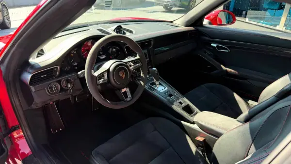 Porsche 911 2017 - 125000 EUR, 92000 km - AUTO.MOTO.pt - 92000km - foto 8 de 14