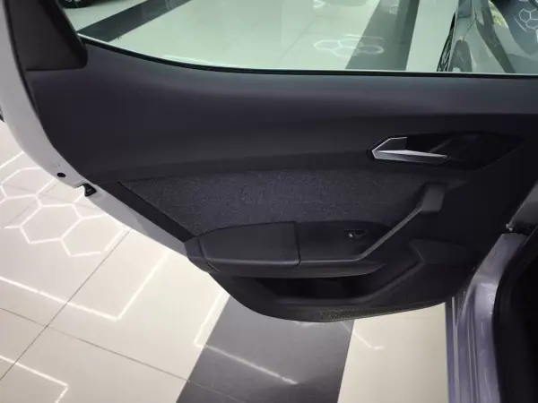 SEAT Leon 2021 - 21950 EUR, 134112 km - AUTO.MOTO.pt - 134112km - foto 40 de 45