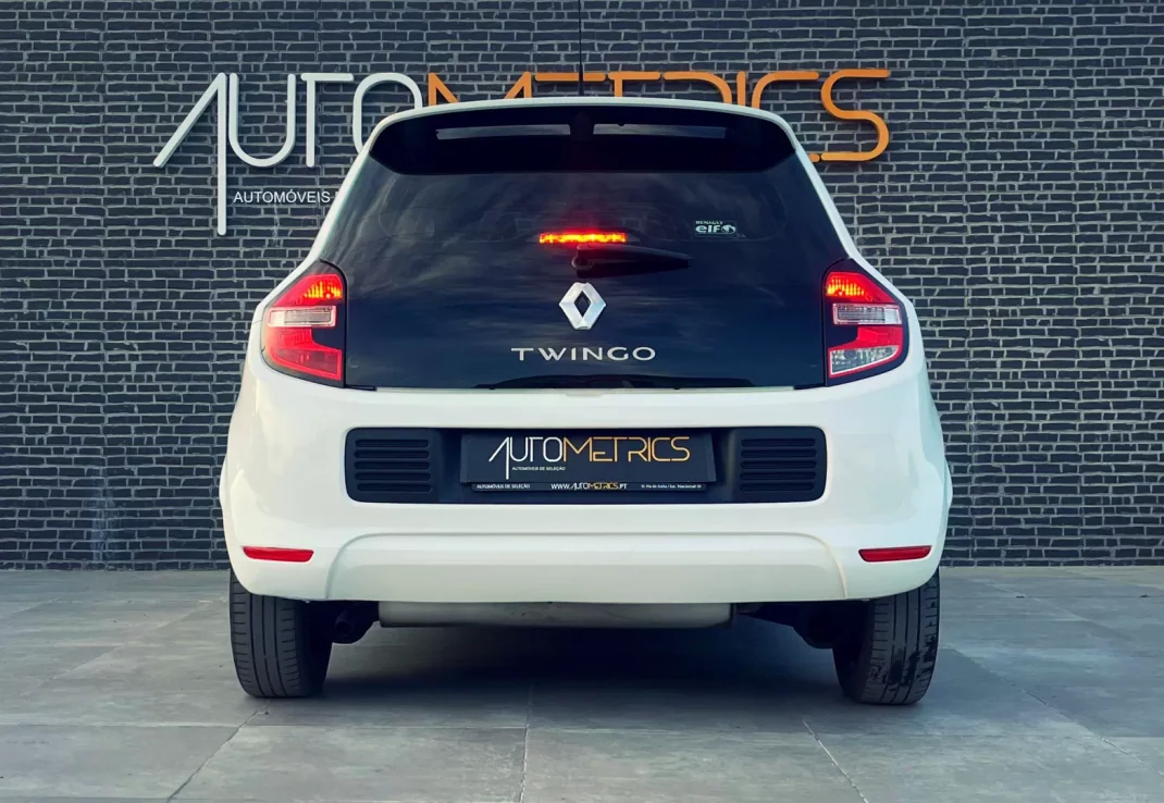 Renault Twingo 2015 - 9900 EUR, 155000 km - AUTO.MOTO.pt - 155000km - foto 5 de 12