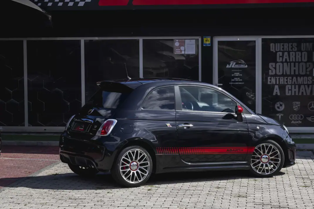Fiat 500C 2012 - 12900 EUR, 136580 km - 136580km - foto 37 de 48