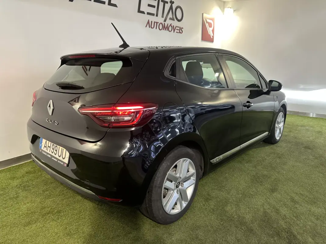 Renault Clio 2021 - 14500 EUR, 93000 km - AUTO.MOTO.pt - 93000km - foto 7 de 32