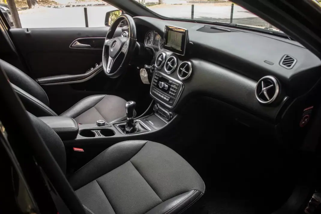 Mercedes-Benz A 180 2015 - 11490 EUR, 217196 km - 217196km - foto 22 de 35