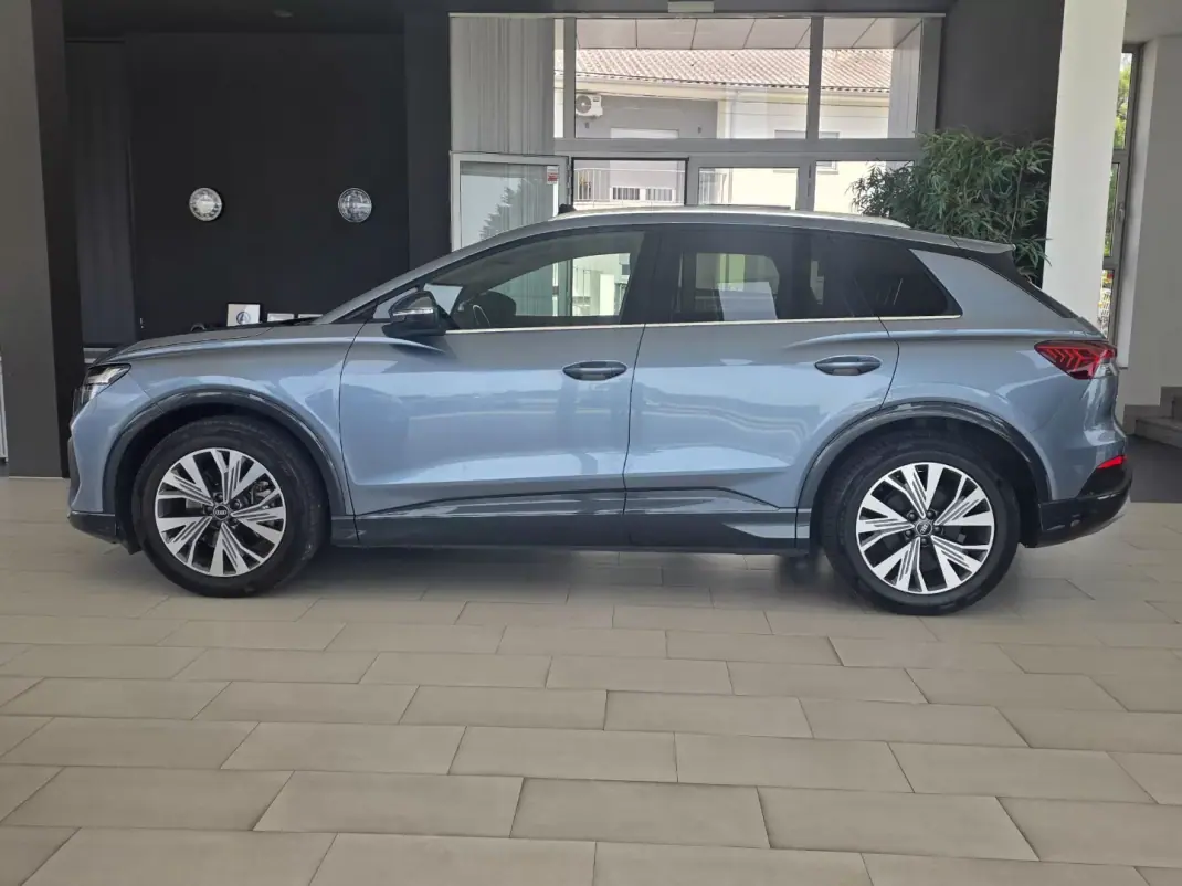 Audi Q4 e-tron 2021 - 26990 EUR, 104822 km - AUTO.MOTO.pt - 104822km - foto 4 de 33