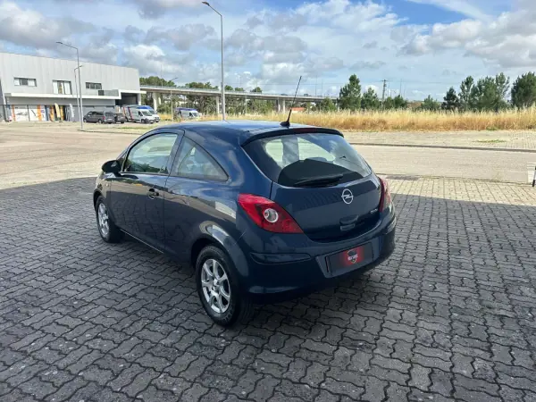 Opel Corsa 2013 - 8490 EUR, 110000 km - AUTO.MOTO.pt - 110000km - foto 6 de 16