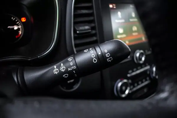 Renault Mégane 2019 - 9870 EUR, 301536 km - AUTO.MOTO.pt - 301536km - foto 16 de 38