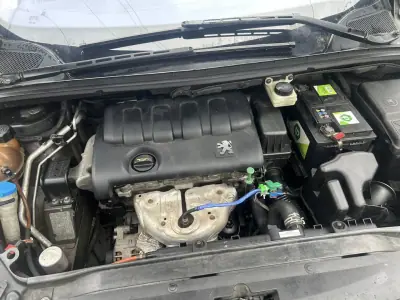 Peugeot 307 2006 - 3750 EUR, 278000 km - AUTO.MOTO.pt - 278000km - foto 9 de 9