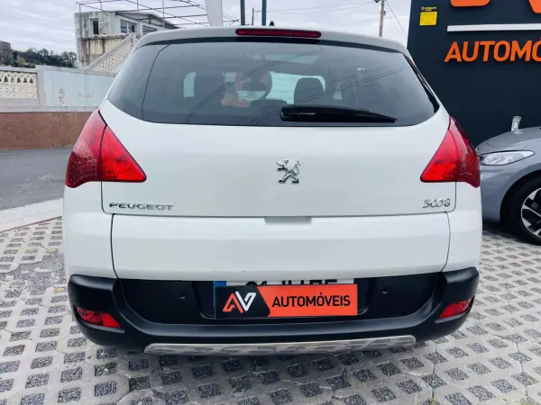 Peugeot 3008 2010 - 9950 EUR, 137547 km - AUTO.MOTO.pt - 137547km - foto 6 de 12