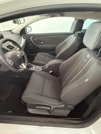 Renault Mégane Coupe 2014 - 11500 EUR, 100000 km - AUTO.MOTO.pt - 100000km - foto 7 de 12