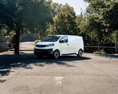 Opel Vivaro 2021 — photo 3 of 46