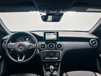 Mercedes-Benz A 180 2018 - 17900 EUR, 73000 km - AUTO.MOTO.pt - 73000km - foto 11 de 17