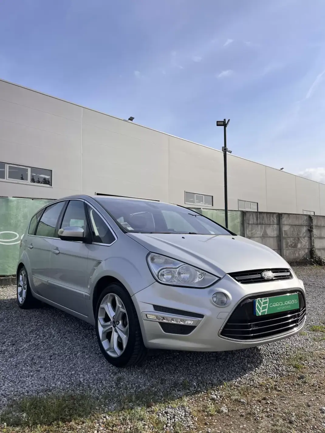 Ford S-Max 2010 - 11000 EUR, 197560 km - AUTO.MOTO.pt - 197560km - foto 2 de 19
