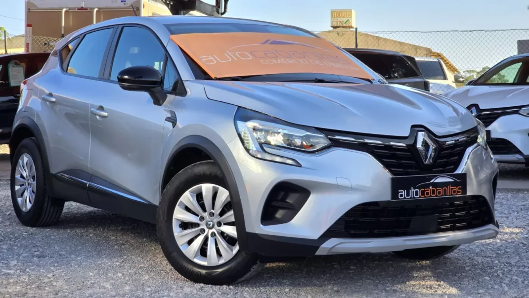 Renault Captur 2020 - 16000 EUR, 75000 km - AUTO.MOTO.pt - 75000km - foto 2 de 21