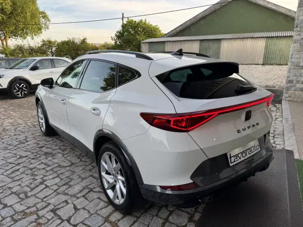 Cupra Formentor 2023 - 27500 EUR, 32000 km - AUTO.MOTO.pt - 32000km - foto 6 de 40