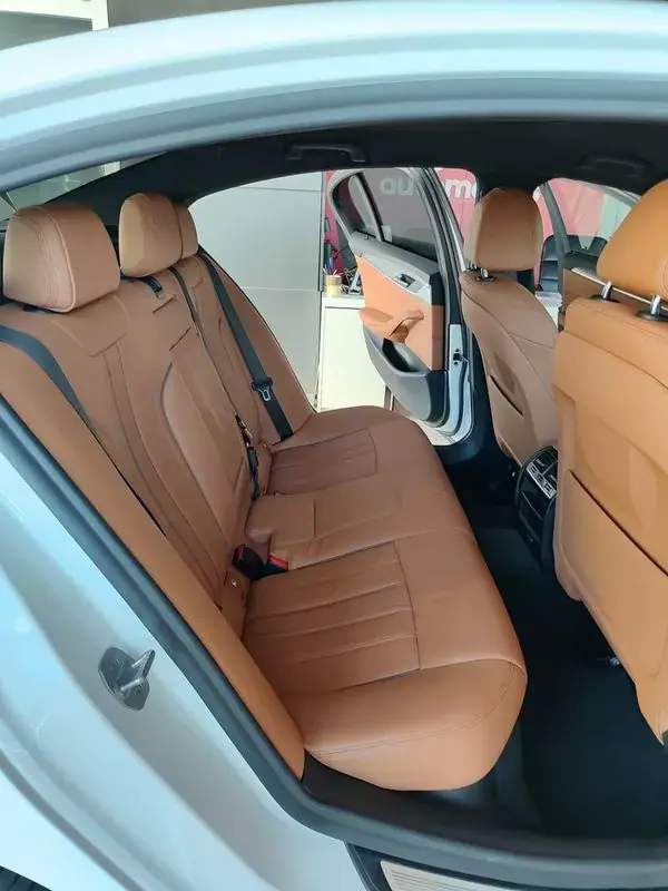 BMW 530e 2019 - 31500 EUR, 46900 km - AUTO.MOTO.pt - 46900km - foto 17 de 39