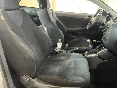 Alfa Romeo GT 2010 - 9990 EUR, 220177 km - AUTO.MOTO.pt - 220177km - foto 6 de 7