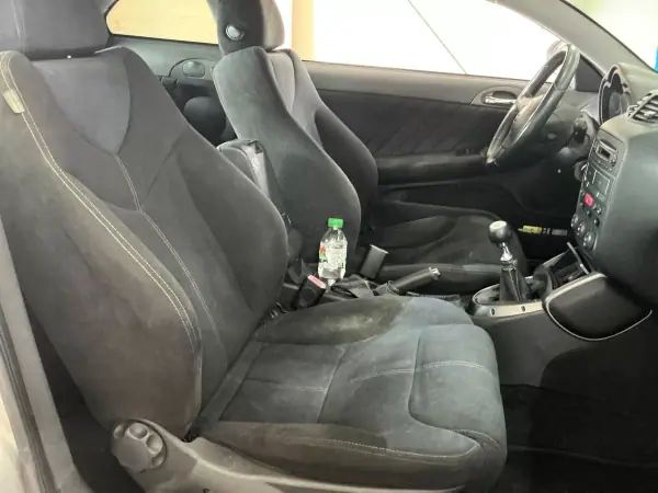 Alfa Romeo GT 2010 - 9990 EUR, 220177 km - AUTO.MOTO.pt - 220177km - foto 6 de 7