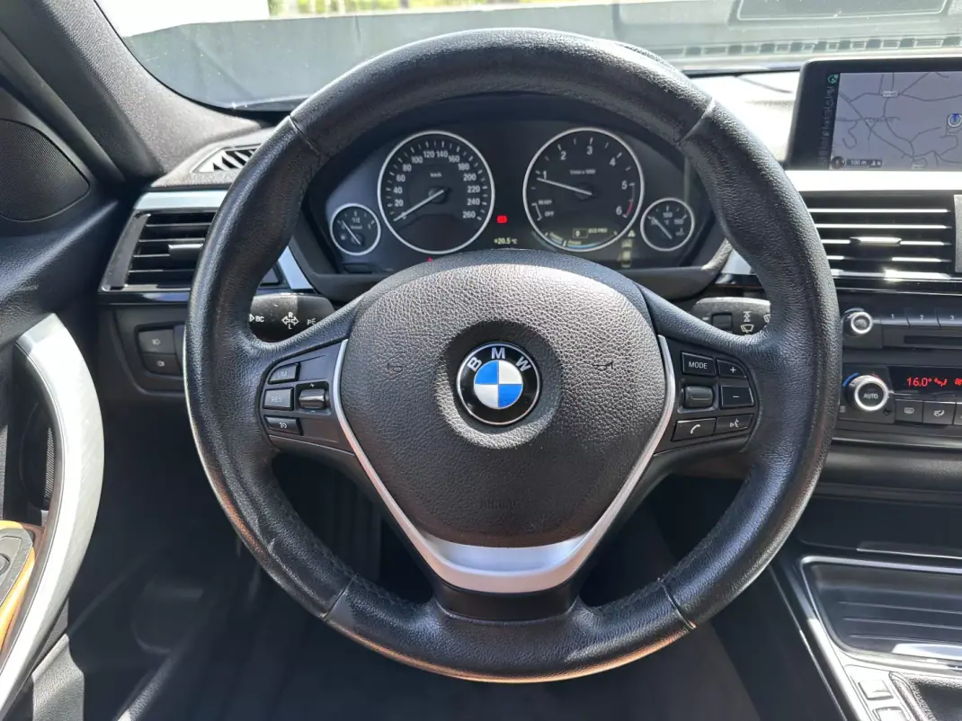 BMW 320 2015 - 14900 EUR, 240000 km - AUTO.MOTO.pt - 240000km - foto 33 de 59