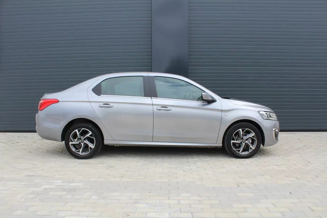 Citroën C-Elysée 2019 - 10500 EUR, 118000 km - AUTO.MOTO.pt - 118000km - foto 4 de 21