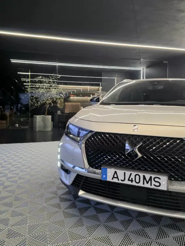 DS DS7 Crossback 2021 - 26750 EUR, 158000 km - AUTO.MOTO.pt - 158000km - foto 4 de 32