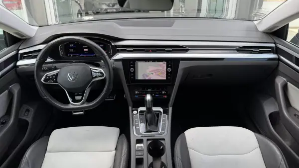 Volkswagen Arteon Shooting Brake 2022 - 24999 EUR, 171121 km - AUTO.MOTO.pt - 171121km - foto 14 de 33