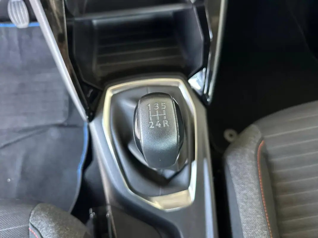 Peugeot 208 2023 - 16900 EUR, 27566 km - AUTO.MOTO.pt - 27566km - foto 24 de 36