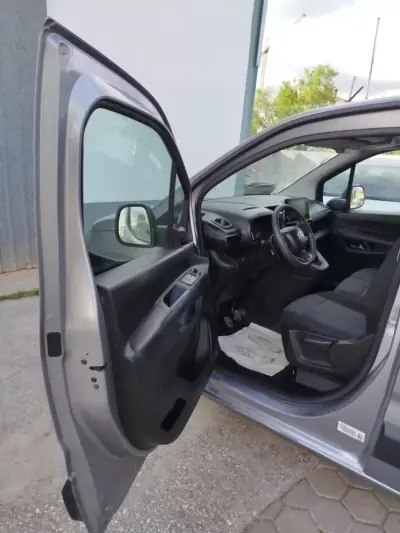 Citroën Berlingo blue hdi 2019 - 16900 EUR, 89000 km - AUTO.MOTO.pt - 89000km - foto 5 de 9