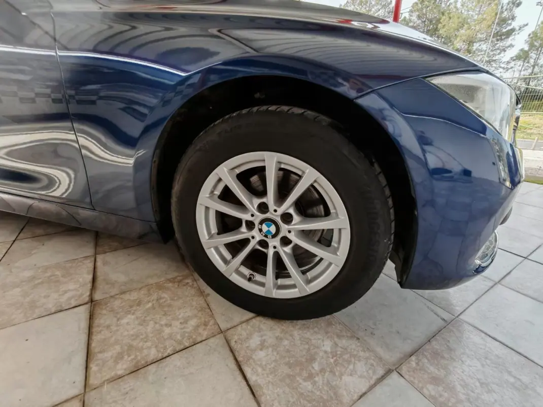 BMW 318 2019 - 22990 EUR, 82000 km - AUTO.MOTO.pt - 82000km - foto 6 de 11
