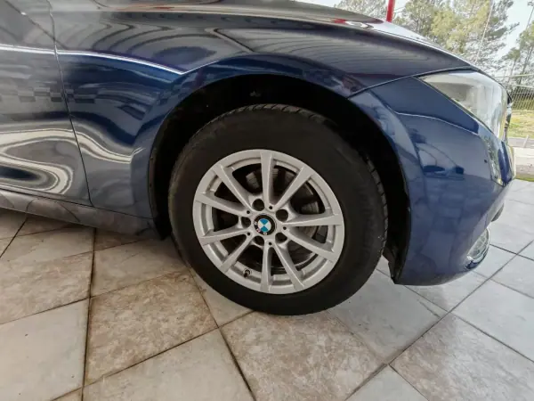 BMW 318 2019 - 22990 EUR, 82000 km - AUTO.MOTO.pt - 82000km - foto 6 de 11